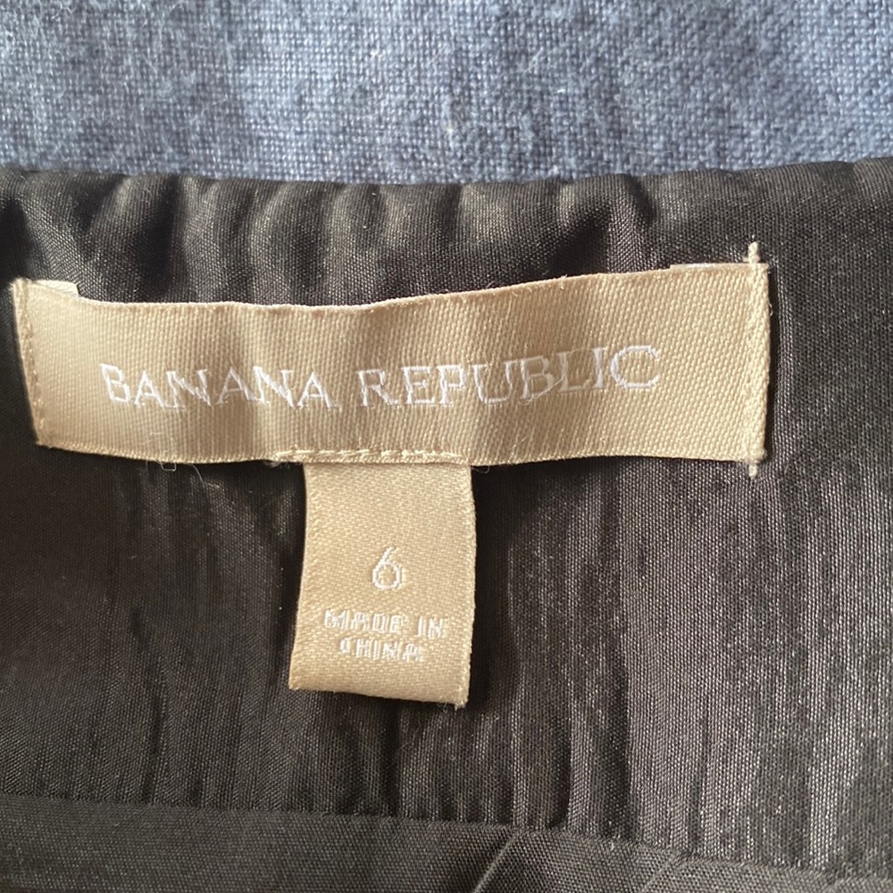 Size 6 banana republic skirt